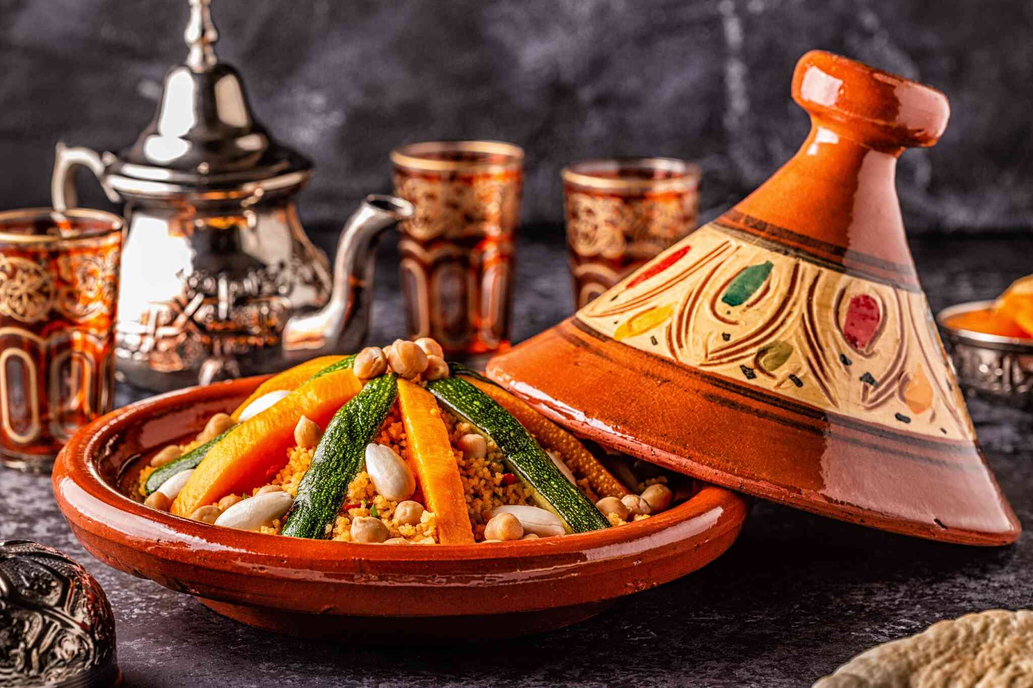 تاجین یک غذای محلی مراکشی ساخته شده با عسل